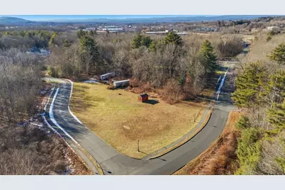 30 Greenleaves Dr, Amherst, MA 01002 - Photo 3