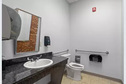 435 Lancaster St #200, Leominster, MA 01453 - Photo 21