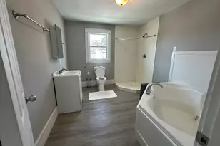 35 Pearl St, Fitchburg, MA 01420 - Photo 7