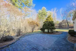 25 Dunny Cove Ln, Uxbridge, MA 01569 - Photo 9