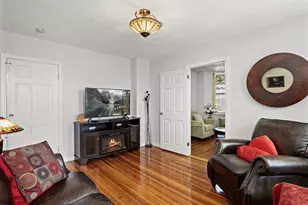 95 Florida St, Boston, MA 02124 - Photo 7
