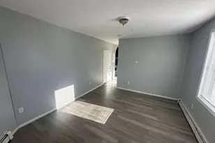 27 Willow St, Lawrence, MA 01841 - Photo 5