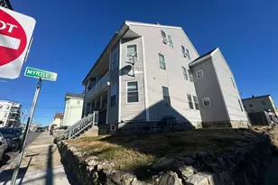 27 Willow St, Lawrence, MA 01841 - Photo 3