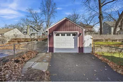 785 Dickinson St, Springfield, MA 01108 - Photo 25