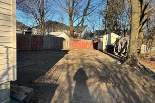 75 Sladen St, Dracut, MA 01826 - Photo 5