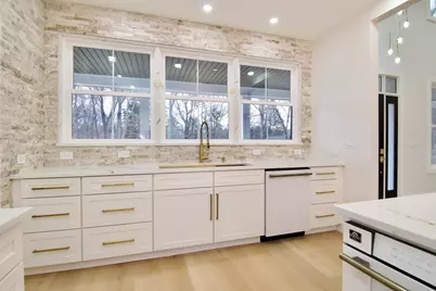 4 Mohawk St, Wilbraham, MA 01095 - Photo 17