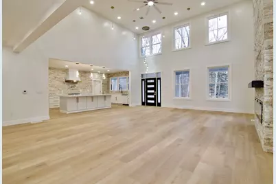 4 Mohawk St, Wilbraham, MA 01095 - Photo 9