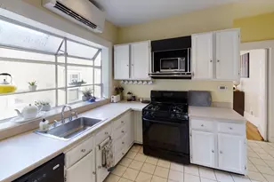 307 Tappan St, Brookline, MA 02445 - Photo 5