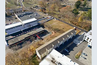 586 Canterbury Street, Boston, MA 02131 - Photo 9