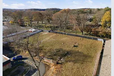 586 Canterbury Street, Boston, MA 02131 - Photo 5