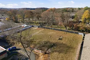 586 Canterbury St, Boston, MA 02131 - Photo 5