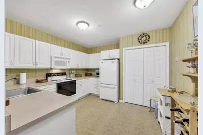 10 Oak Glen Village #10, Yarmouth, MA 02675 - Photo 9