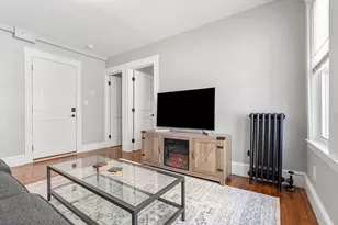 10 Centre Ave, Boston, MA 02124 - Photo 9