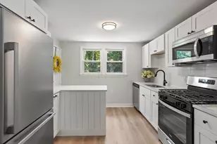 15 Genetti St, Bedford, MA 01730 - Photo 5