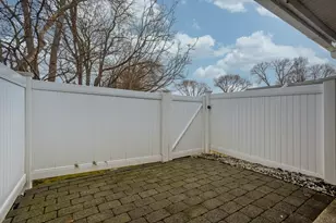 45 Nassau Dr, Springfield, MA 01129 - Photo 19
