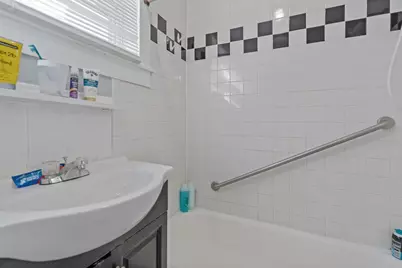 26 Brow St, Fall River, MA 02721 - Photo 9