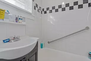 26 Brow St, Fall River, MA 02721 - Photo 9