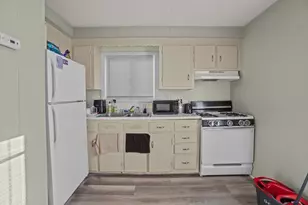 105 Park St, Fall River, MA 02721 - Photo 9