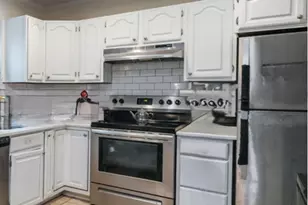 548 Centre St, Newton, MA 02458 - Photo 3