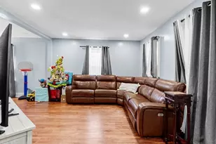 6 Crescent St, Northbridge, MA 01588 - Photo 7