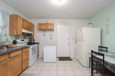 70-72 Manhattan St, Springfield, MA 01109 - Photo 11