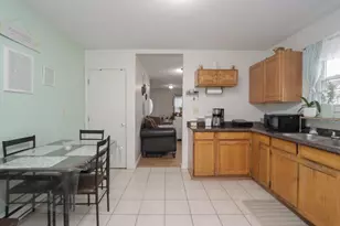 70-72 Manhattan St, Springfield, MA 01109 - Photo 13