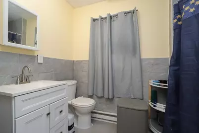 70-72 Manhattan St, Springfield, MA 01109 - Photo 25