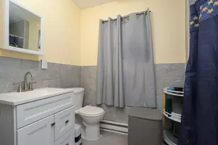 70-72 Manhattan St, Springfield, MA 01109 - Photo 25