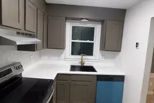 116 Breckwood Cir, Springfield, MA 01119 - Photo 3