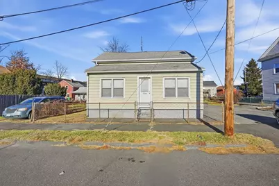 35 Dublin St, Chicopee, MA 01013 - Photo 33