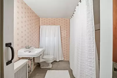 35 Dublin St, Chicopee, MA 01013 - Photo 19