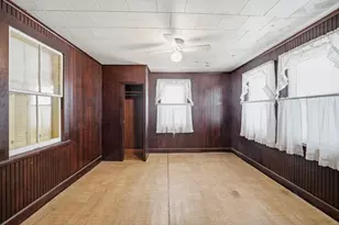 35 Dublin St, Chicopee, MA 01013 - Photo 5