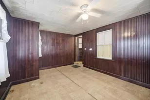 35 Dublin St, Chicopee, MA 01013 - Photo 7