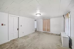 35 Dublin St, Chicopee, MA 01013 - Photo 13