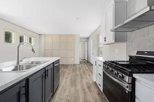 460 Collins St, Attleboro, MA 02703 - Photo 11