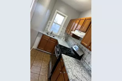 171 Crapo St #3, New Bedford, MA 02744 - Photo 1