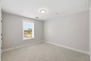 7 Elise Ave, Londonderry, NH 03053 - Photo 21