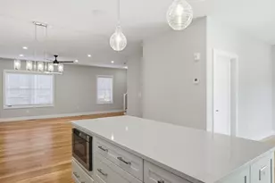 7 Elise Ave, Londonderry, NH 03053 - Photo 7