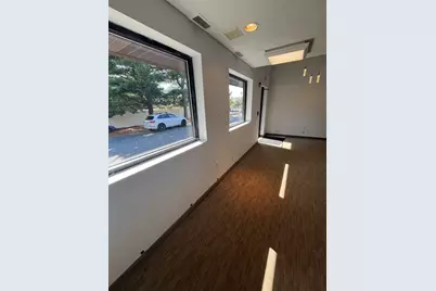 227R Maple St #RT Rear, Middleton, MA 01949 - Photo 5