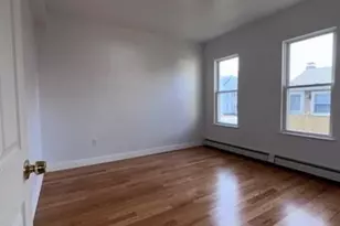 29 Catherine St, Boston, MA 02131 - Photo 9