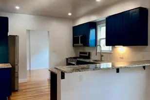 29 Catherine St, Boston, MA 02131 - Photo 3