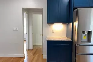 29 Catherine St, Boston, MA 02131 - Photo 7