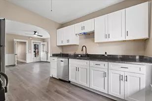 31 Clark St, Spencer, MA 01562 - Photo 3