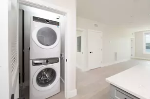 425 Border St, Boston, MA 02128 - Photo 11