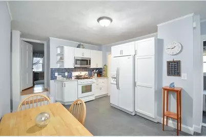 3 Hunnewell St, Melrose, MA 02176 - Photo 7