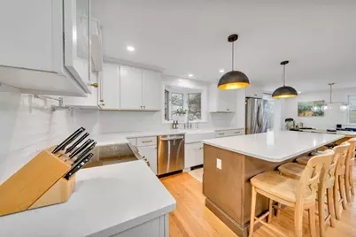 17 Wakefield St, Reading, MA 01867 - Photo 11