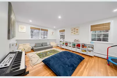 17 Wakefield St, Reading, MA 01867 - Photo 13