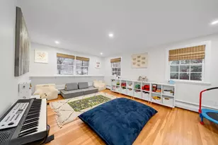 17 Wakefield St, Reading, MA 01867 - Photo 13