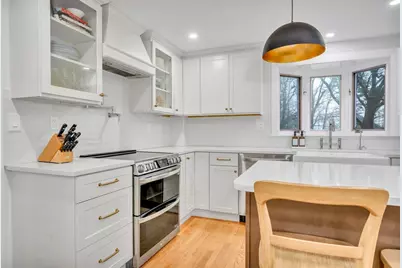 17 Wakefield St, Reading, MA 01867 - Photo 9