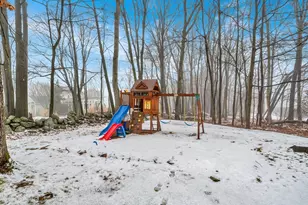 17 Wakefield St, Reading, MA 01867 - Photo 27